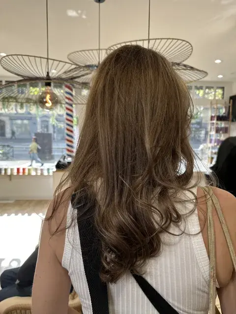 Coloration brune chez XOXO COIFFURE