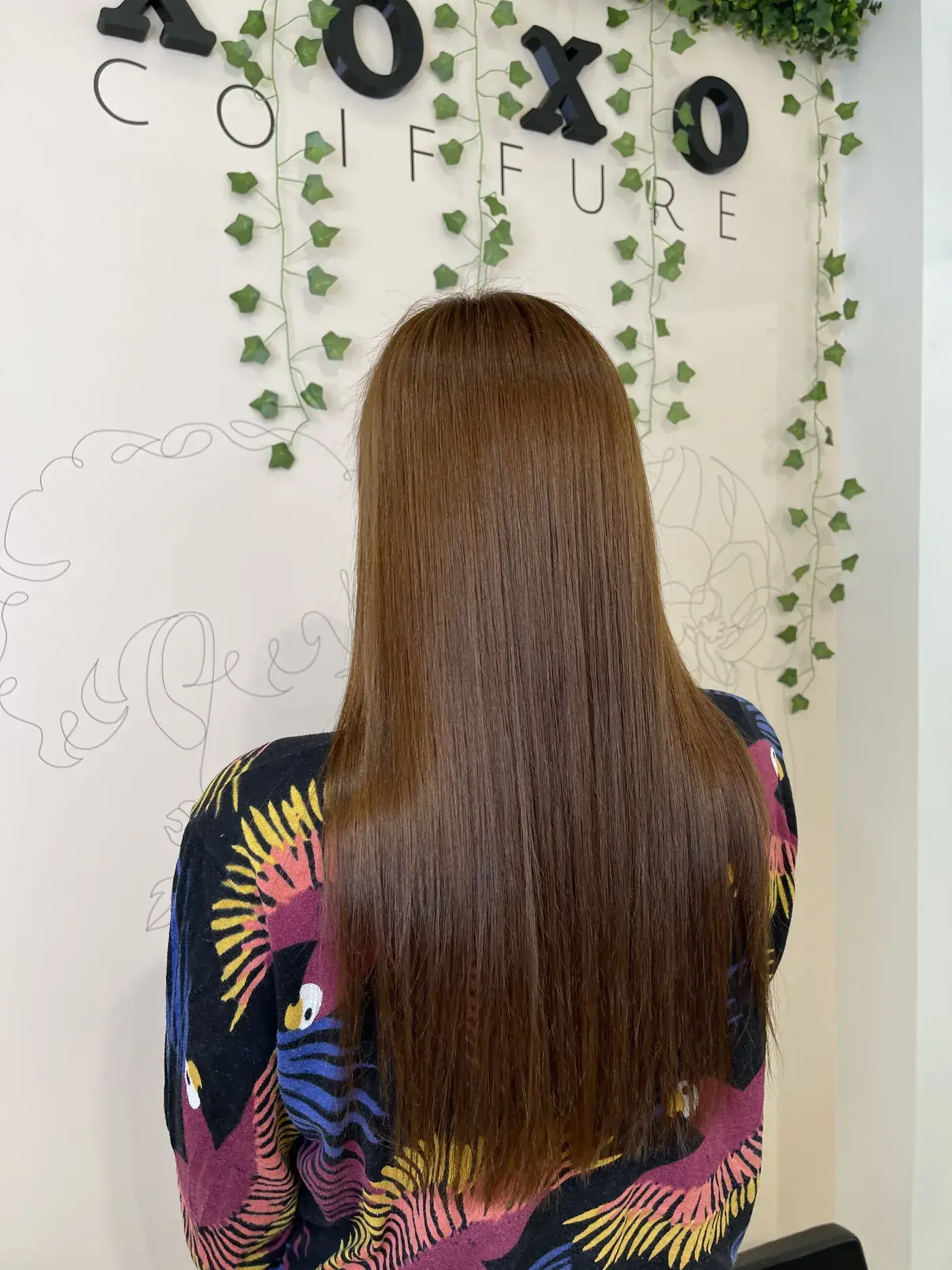 Lissage brésilien résultat au salon XOXO COIFFURE Paris 6e